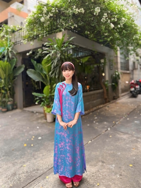 Áo dài tơ tằm suông kết sò dây