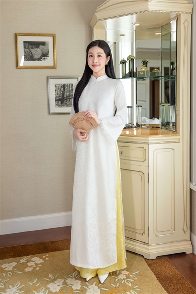 Áo dài suông lụa tằm 2 tà phối ren tay
